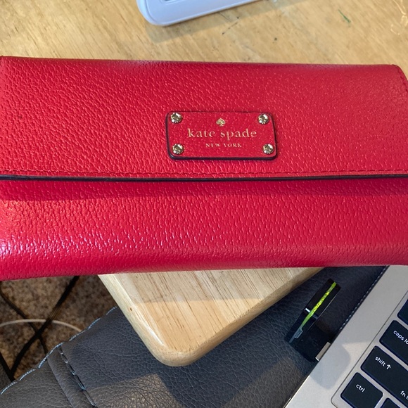 Kate Spade wallet - Picture 1 of 5